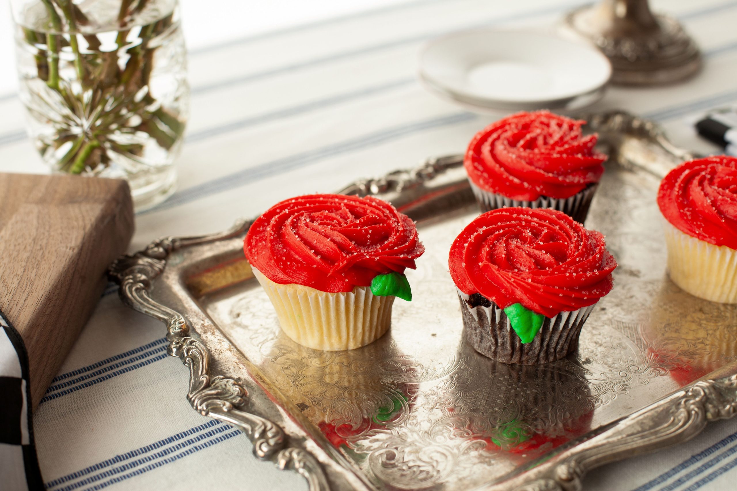 Kentucky Derby Rose Cupcakes – Available May 2nd ONLY! icon